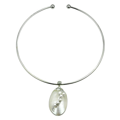 Korte zoetwater parelketting met witte parels en een witte schelp | Shell Pearl Grape