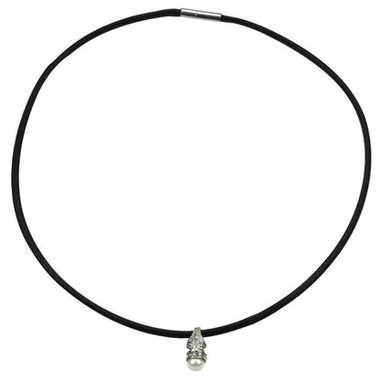 Zoetwater parelketting met witte parel hanger met stras steentjes en zwart leer | Yvette