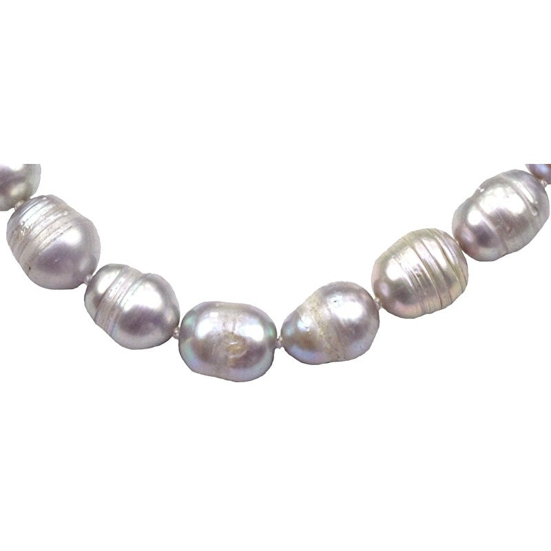 Detail van grijs zoetwater parel armband, handgeknoopt | Ashley Grey