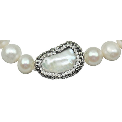 Detail van wit zoetwater parel armband met stras steentjes, elastisch | Bing Biwa Pearl