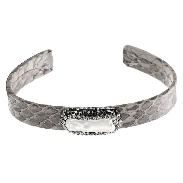 Wit zoetwater parel armband met stras steentjes en grijs leer | Bright Biwa Pearl Grey Leather