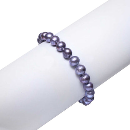 Handgeknoopt zoetwater parel armband met blauw-grijze parels op display | Grizelle