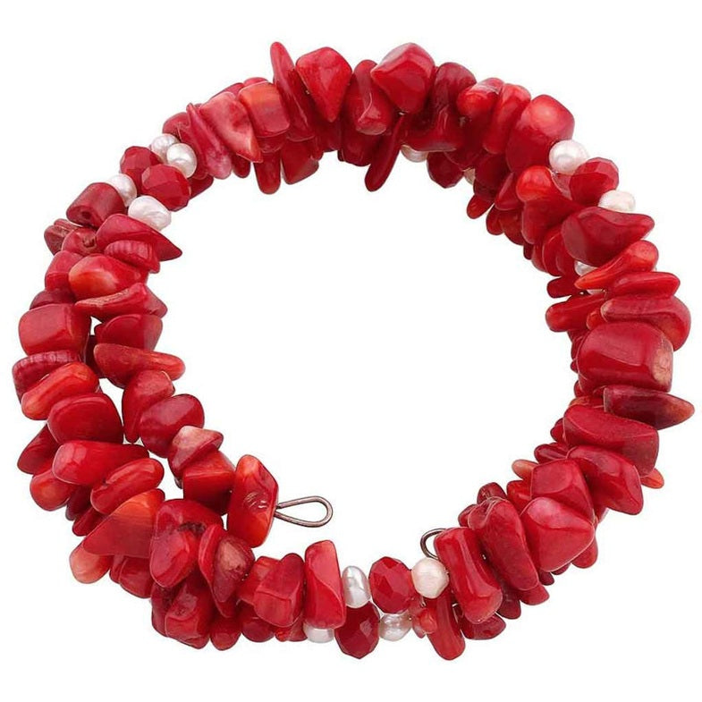 Wit zoetwater parel wikkelarmband met rood koraal, bovenaanzicht | Wrap Coral Pearl