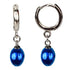 Blauwe zoetwater parel oorbellen hangend aan zilver edelstalen oorring, zij- en vooraanzicht | Blue Bells