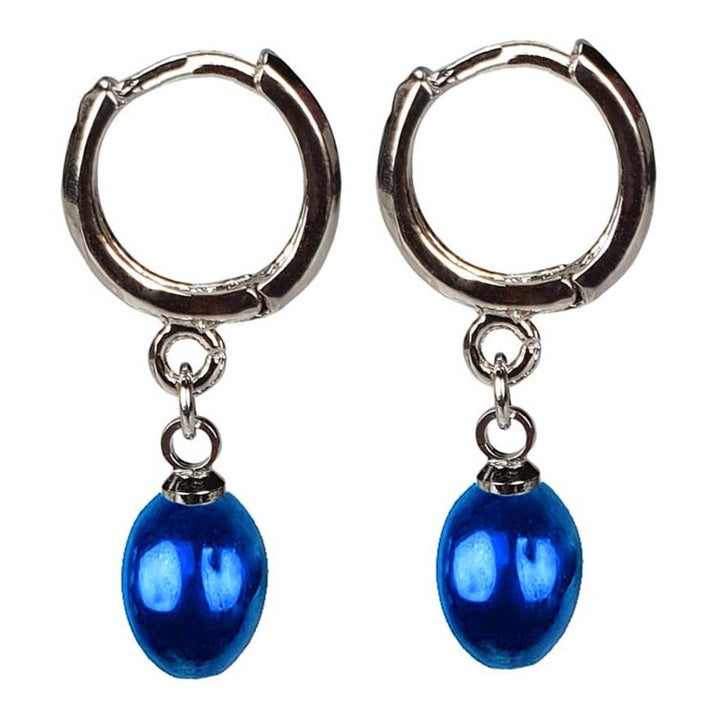 Blauwe zoetwater parel oorbellen met zilver edelstalen oorringen, zijaanzicht | Blue Bells