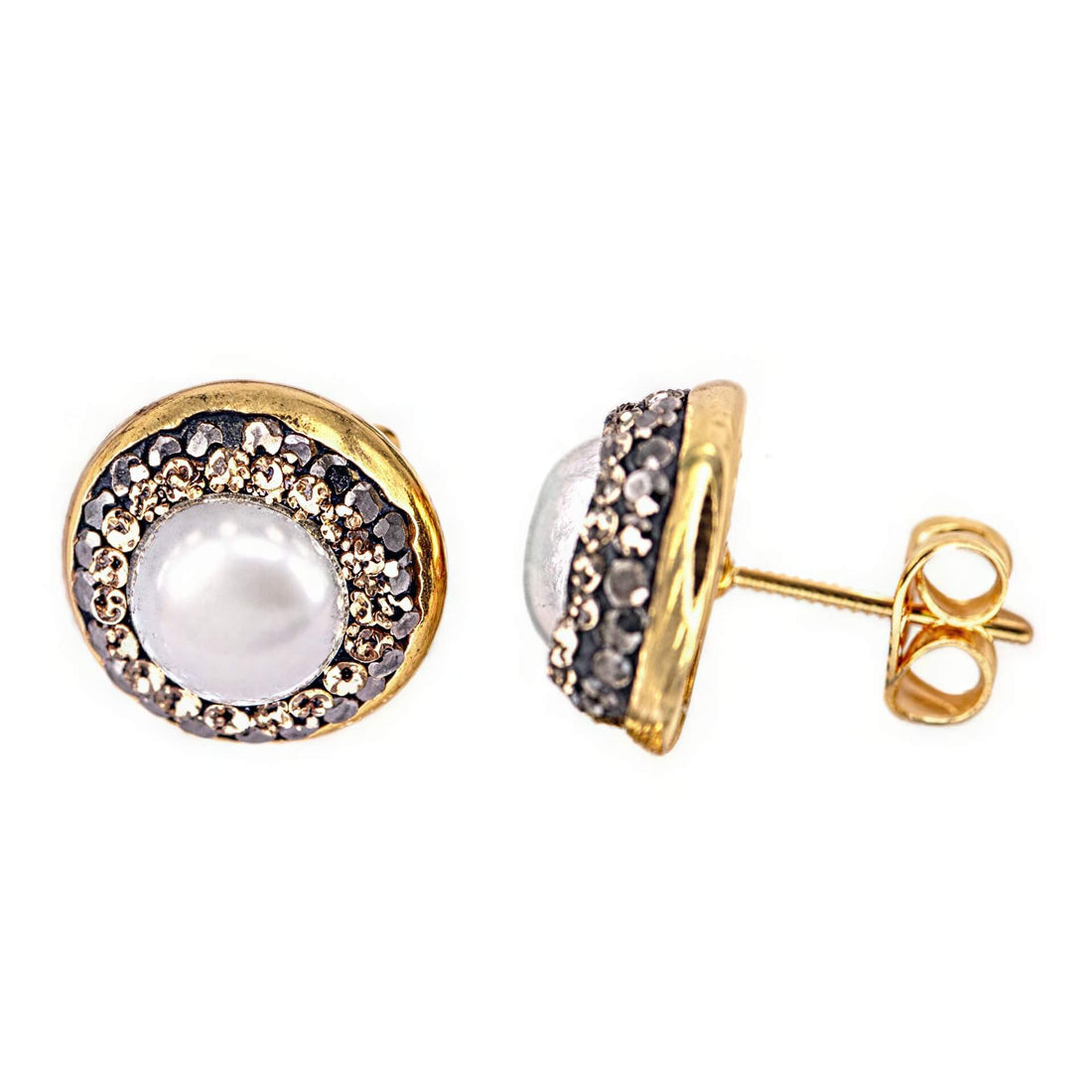 Witte zoetwater parel oorbellen met stras steentjes en goud, voor- en zijaanzicht | Bright Little Pearl Gold