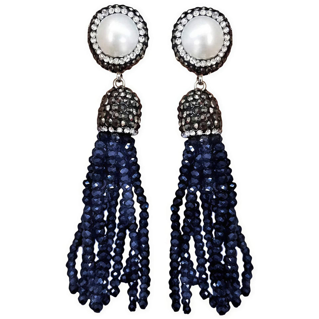 Lange zoetwater parel oorbellen met witte parels en blauw kristallen kwastje | Bright Pearl Blue Crystal Tassel