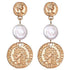 Lange witte zoetwater parel oorbellen met gouden munten | Double Gold Coin Pearl
