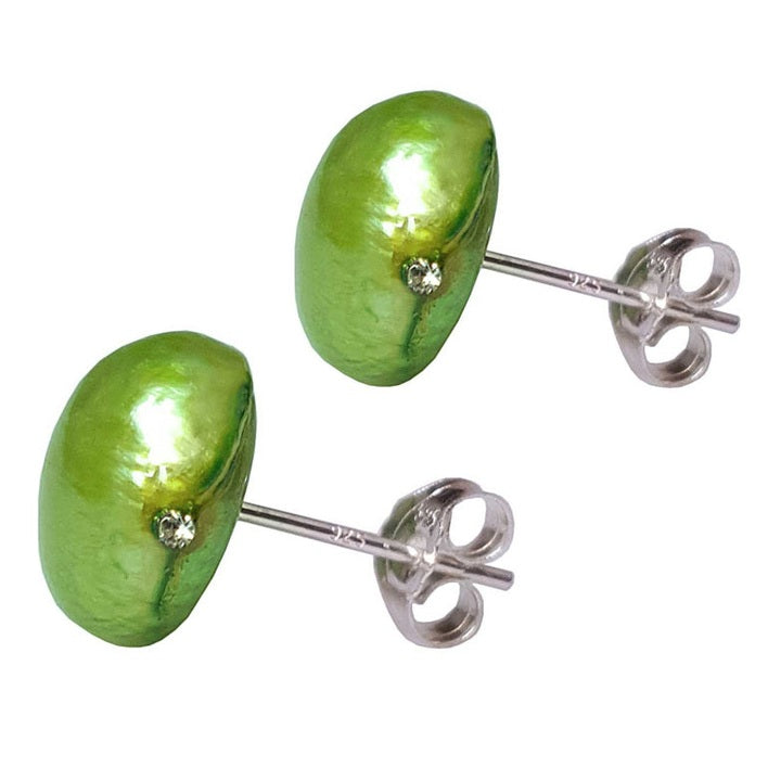 Groene zoetwater parel oorknoppen met sterling zilver (925), zijaanzicht | Little Bling Bold Green Pearl