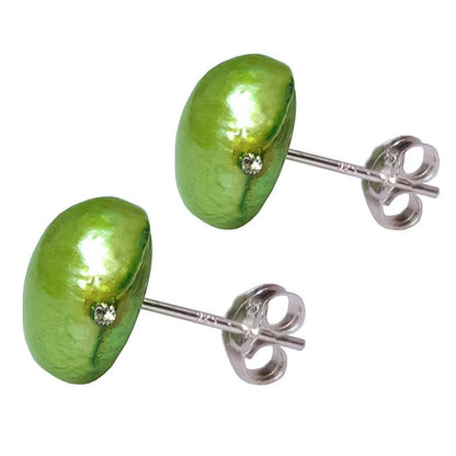 Groene zoetwater parel oorknoppen met sterling zilver (925), zijaanzicht | Little Bling Bold Green Pearl