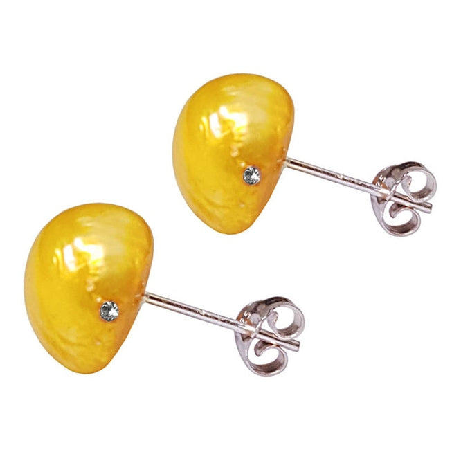 Gele zoetwater parel oorbellen met sterling zilver (925), oorknopje, zijaanzicht | Little Bling Bold Yellow Pearl