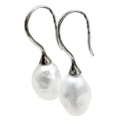 Zoetwater parel oorbellen met witte barok parels en sterling zilver (925) | Mayla White