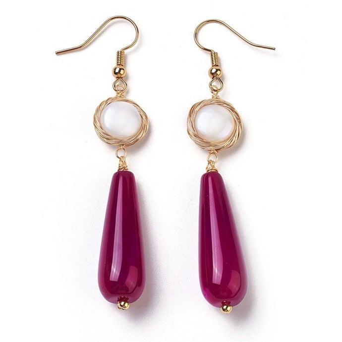 Lange zoetwater parel oorbellen met witte parel, rode agaat en goud edelstaal, voor en achterkant | White Coin Red Agate Gold