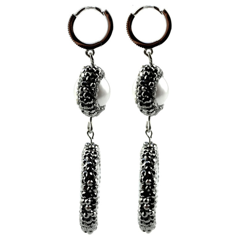 Witte zoetwater parel oorringen met stras steentjes en blauwe jade, zijkant | Bright Pearl Blue Jade Silver