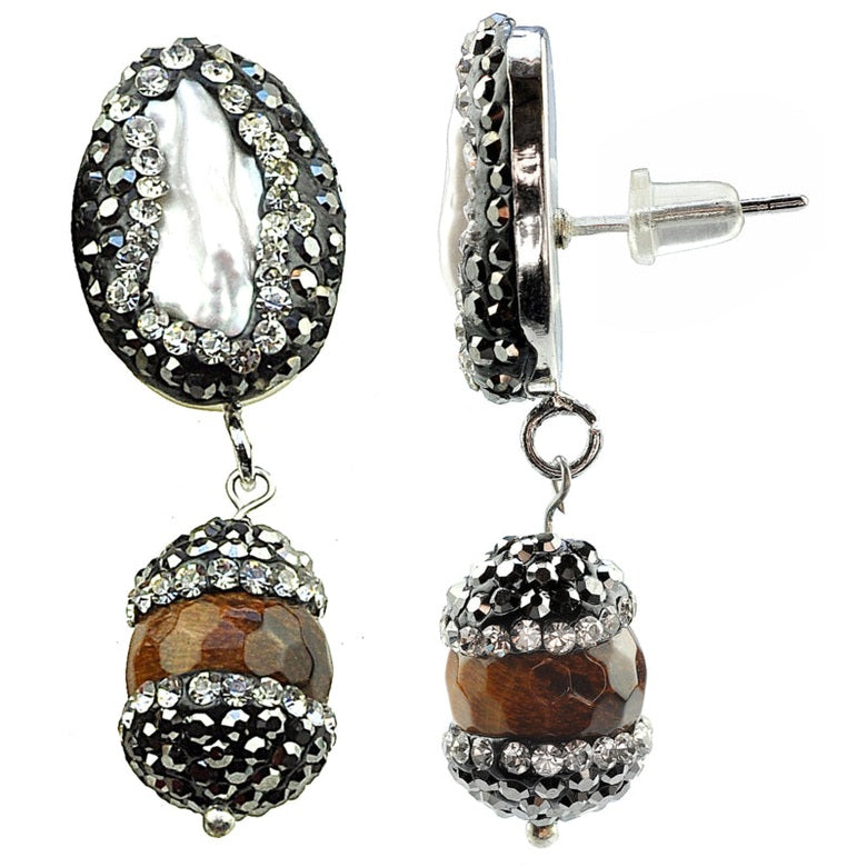 Witte zoetwater parel oorbellen met stras steentjes en tijgeroog, voor en zijkant | Bright Pearl Long Tiger Eye