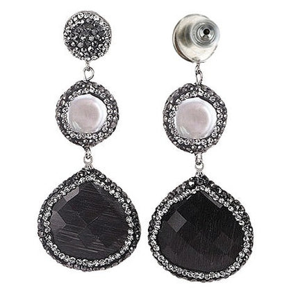 Lange witte zoetwater parel oorbellen met stras steentjes en zwarte kattenoog, voor en achterkant | Bright Pearl Black Cat’s Eye