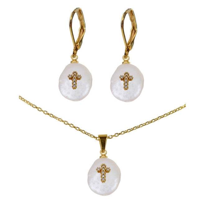 Witte zoetwater parel set bestaande uit goud edelstalen parelketting met parel hanger met kruis in stras steentjes en bijpassende parel oorbellen | set Coin Pearl Golden Cross
