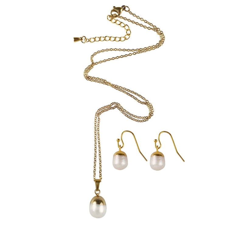 Witte zoetwater parel set bestaande uit witte parelketting en parel oorbellen met goud edelstaal en parel hanger | set Gold Dip White Pearl