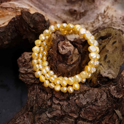 Zoetwater parel wikkel armband met gele parels hangend aan stronk | Zen Yellow