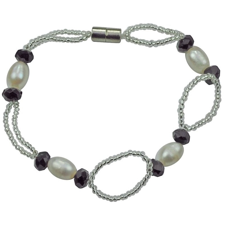 Zoetwater parel armband met witte parels, zwarte glaskristallen en magneetslot | set Zwicio