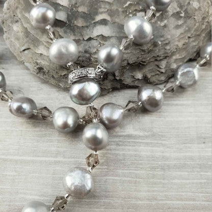 Slotje van verstelbare zoetwater parelketting met grijze parels | Adjustable Pearl Grey