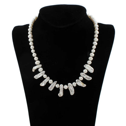 Handgeknoopte zoetwater parelketting met witte parels en sterling zilver (925) op buste | Biwada