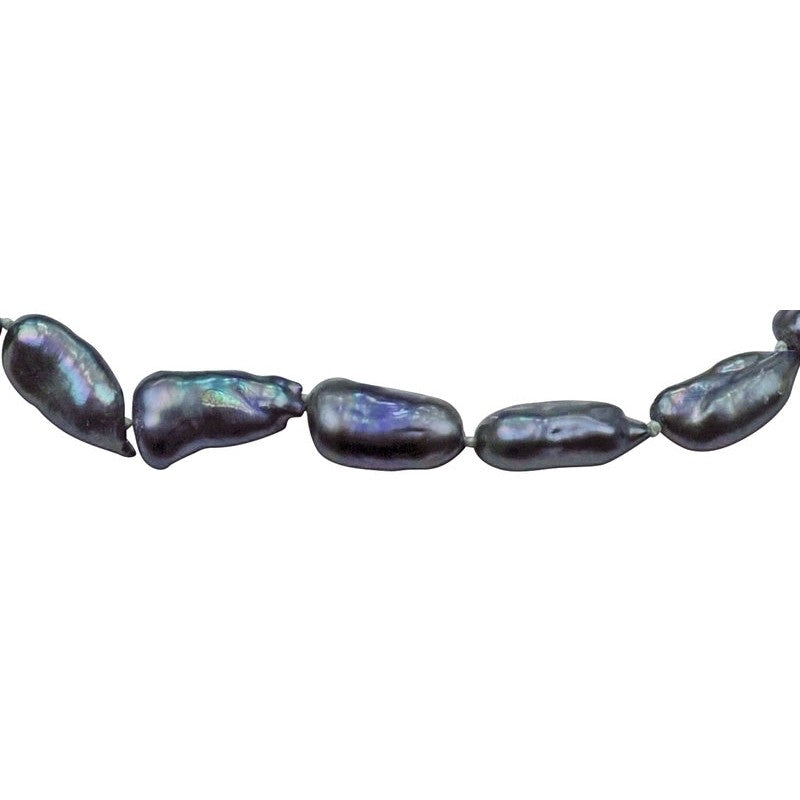 Detail van zoetwater parelketting met bijzondere blauw zwarte parels en sterling zilver (925) | Black Princess