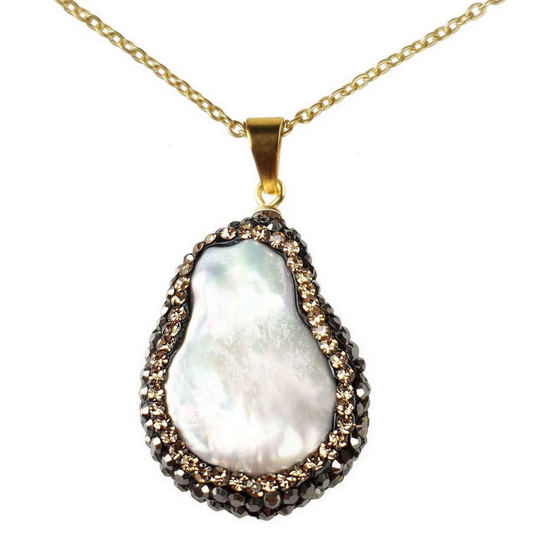 Detail van zoetwater parelketting met witte parelhanger met gouden en zwarte stras steentjes en goud edelstaal | Bright Minimal Gold Teardrop