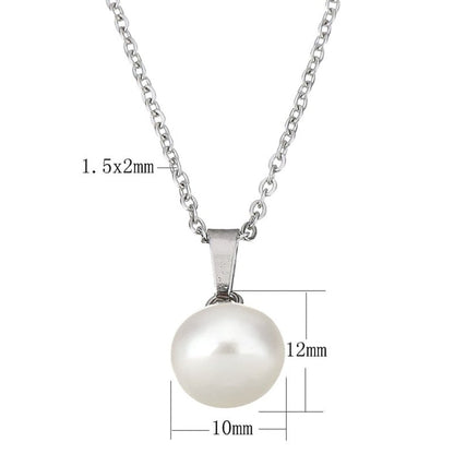 Detail van zoetwater parelketting met witte parel hanger en zilver edelstaal, maat indicatie | Brit W