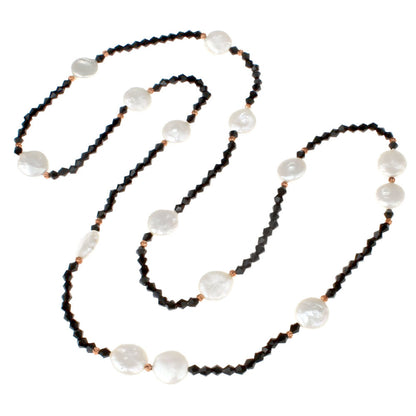 Lange zoetwater parelketting met witte parels en zwart facet geslepen glaskristallen | Long Black Crystal White Coin