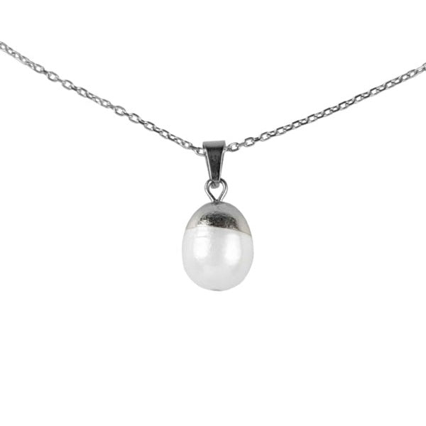 Detail van zoetwater parelketting met witte parel hanger en zilver edelstaal | Silver Dip White Pearl