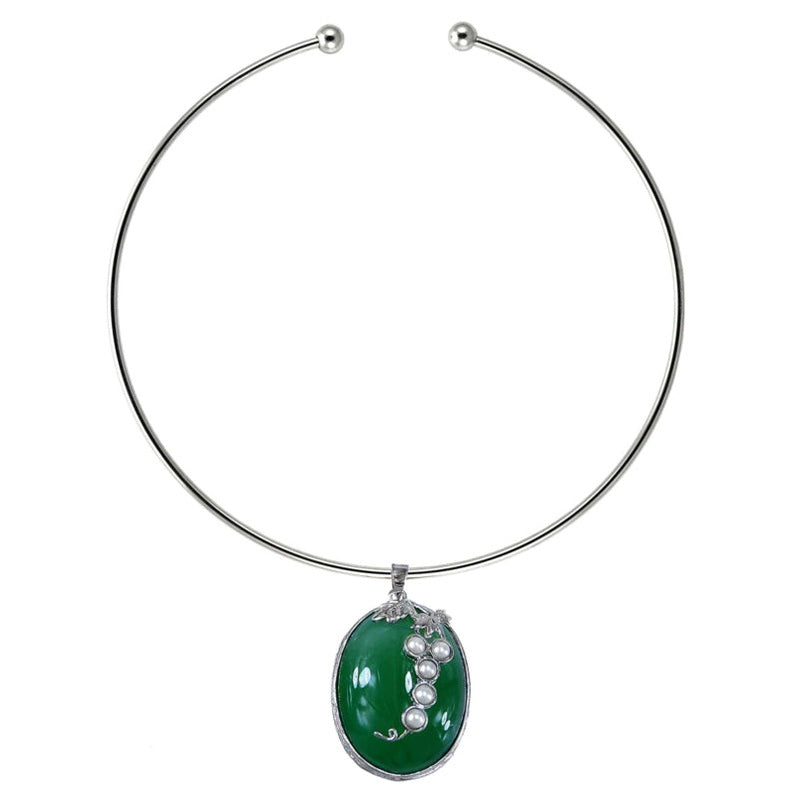 Zoetwater parelketting met witte parels en groene agaat hanger aan zilveren spang | Green Agate Pearl Grape