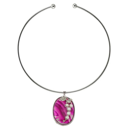 Zoetwater parelketting met witte parels en roze agaat hanger aan zilveren spang | Pink Striped Agate Pearl Grape