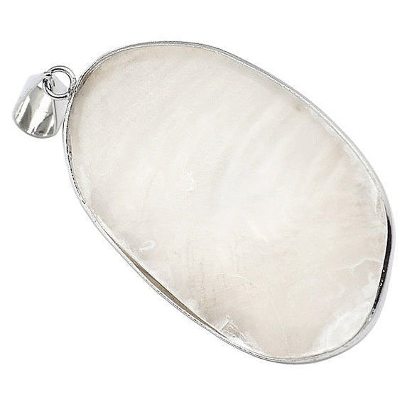 Achterkant van korte zoetwater parel ketting met witte parels en parelmoeren witte schelp | Shell Pearl Grape Small