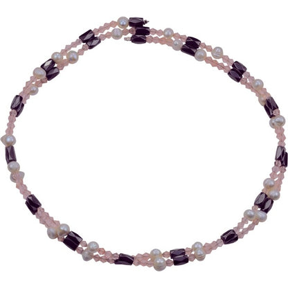 Wit zoetwater parel wikkelketting met edelsteen magnetiet en roze kristal liggend| Pearl Pink Crystal Magnetite Wrap