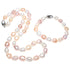 Handgeknoopte zoetwater parel set bestaande uit parelketting en parel armband met witte, zalm en roze parels | set Sina
