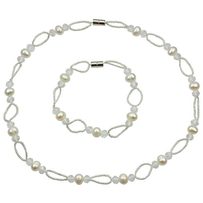 Zoetwater parel set bestaande uit parelketting en parel armband met witte parels en glaskristallen en magneetslot | set Wicio