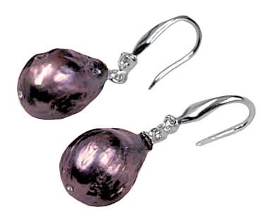 Zoetwater parel oorbellen met taupe kleurige parels en sterlling zilver (925) liggend | Bling Kasumi Taupe Pearl