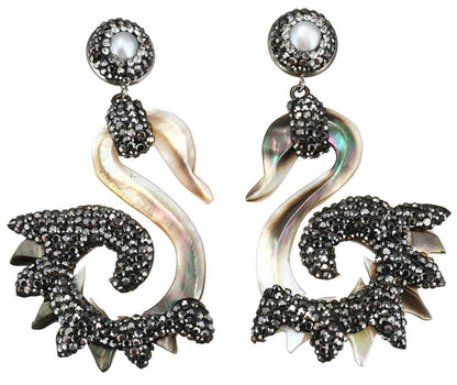Grote zoetwater parel oorbellen met parelmoer in de vorm van een zwaan en stras steentjes | Bright Shell Swan
