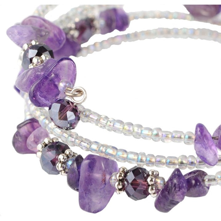 Detail van paars edelstenen wikkel armband met amethist | Wrap Amethyst