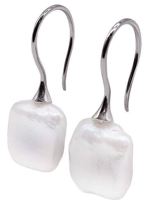 Zoetwater parel oorbellen met witte vierkante parels en sterling zilver (925) | Viera