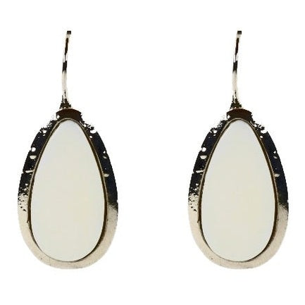 Witte parelmoeren oorbellen | White Shell