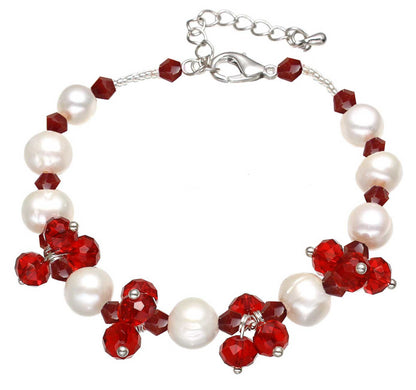 Wit zoetwater parel armband met rood facet geslepen kristallen, bovenaanzicht | Pearl Red Crystal