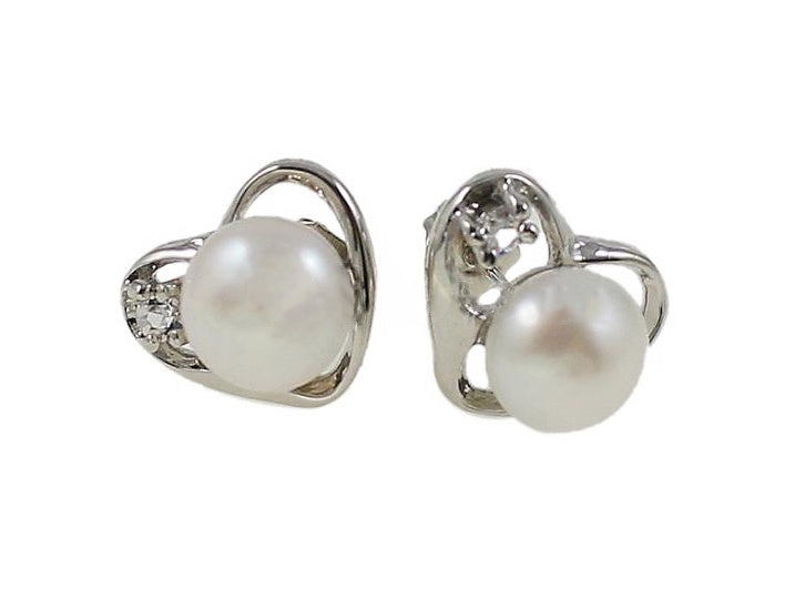 Witte zoetwater parel oorbellen met stras steentje en zilver hartje, witte parel oorknopjes | Pearl Heart W