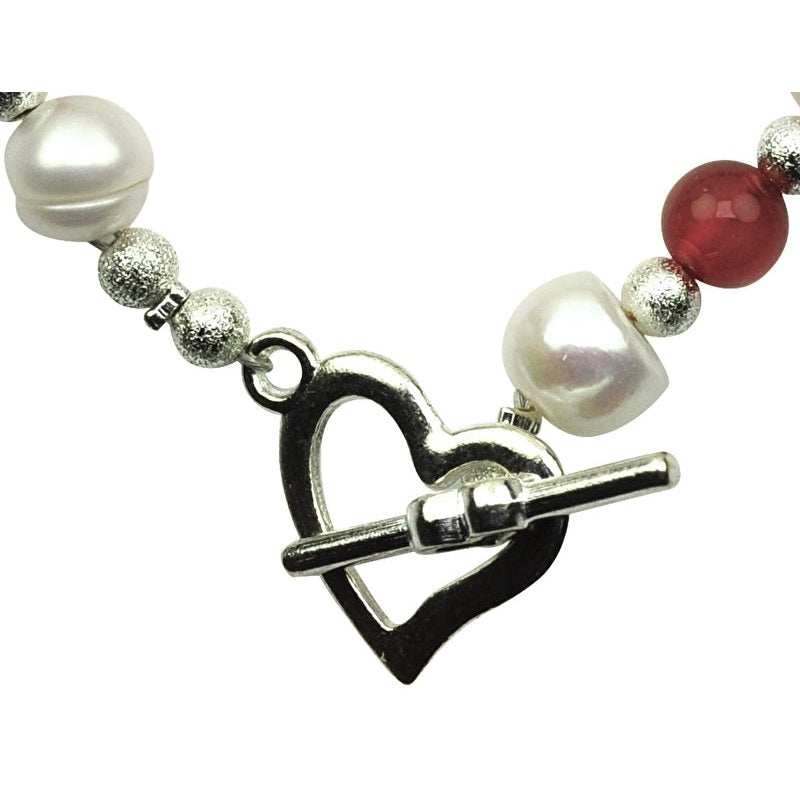 Hartjes slotje van wit zoetwater parel armband met rode agaat | Pearl Heart Red Agate