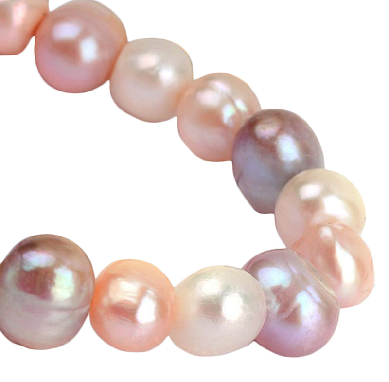 Detail van zoetwater parel armband met wit, zalm, roze parels en stras steentjes, elastisch | Maxima Soft Colors