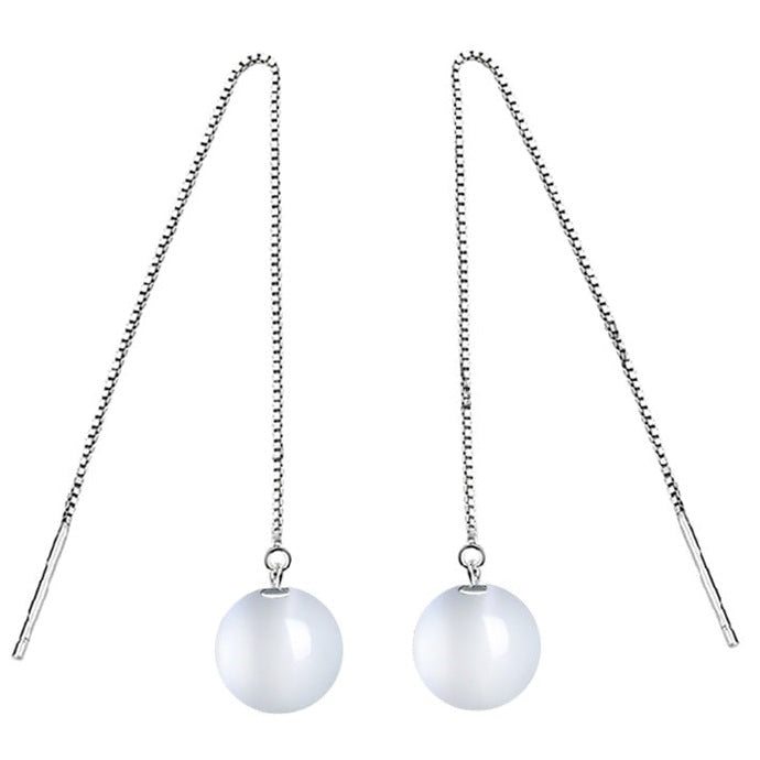 Lange witte edelstenen oorbellen met kattenoog | White Cat’s Eye Chain